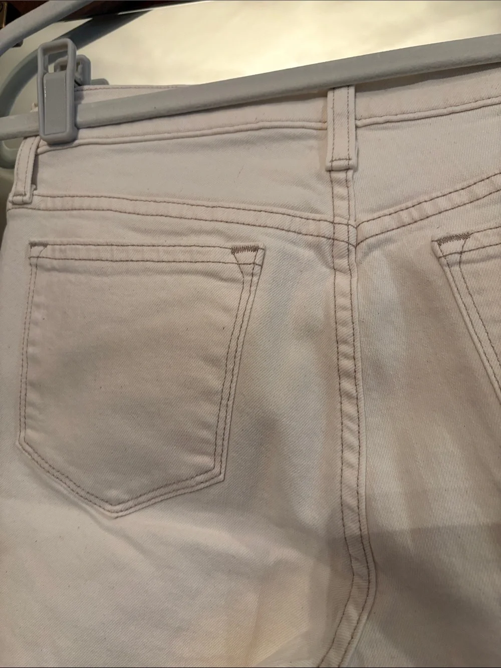 I Crew Woman’s Ecru Colored Toothpick Ankle Jeans